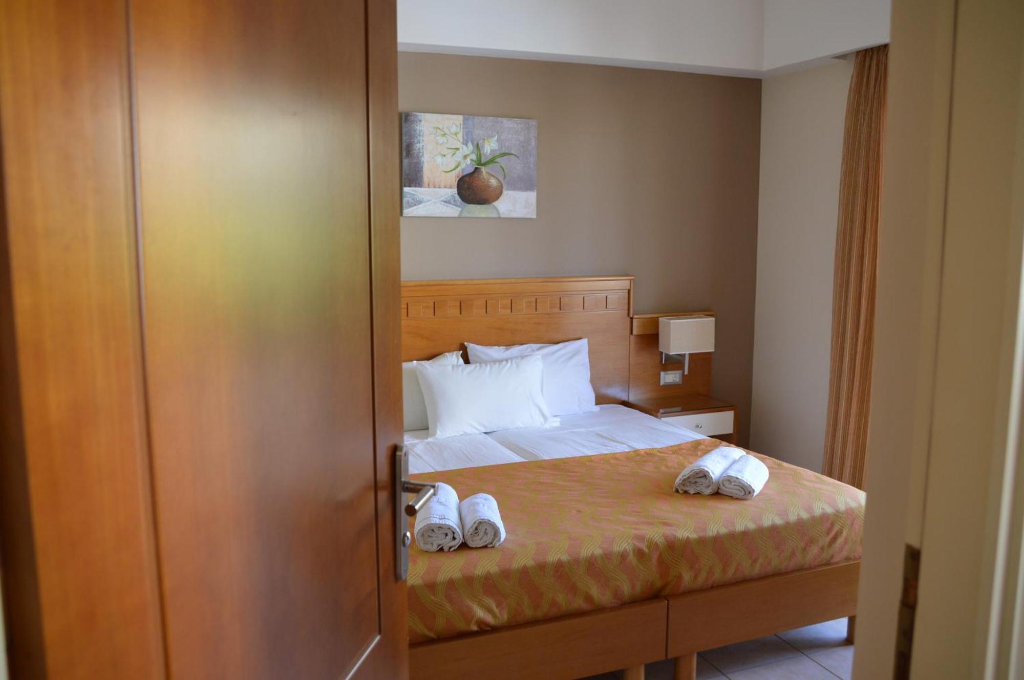 Helios Apartments Kato Daratso Zimmer foto